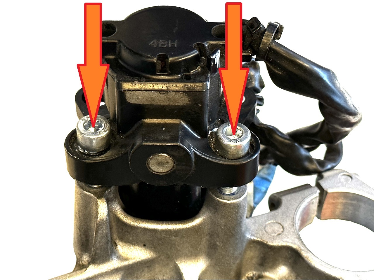 Yamaha motorbike immobiliser shear bolts / snap-off bolts removing service + new bolts - 画像をクリックして閉じる